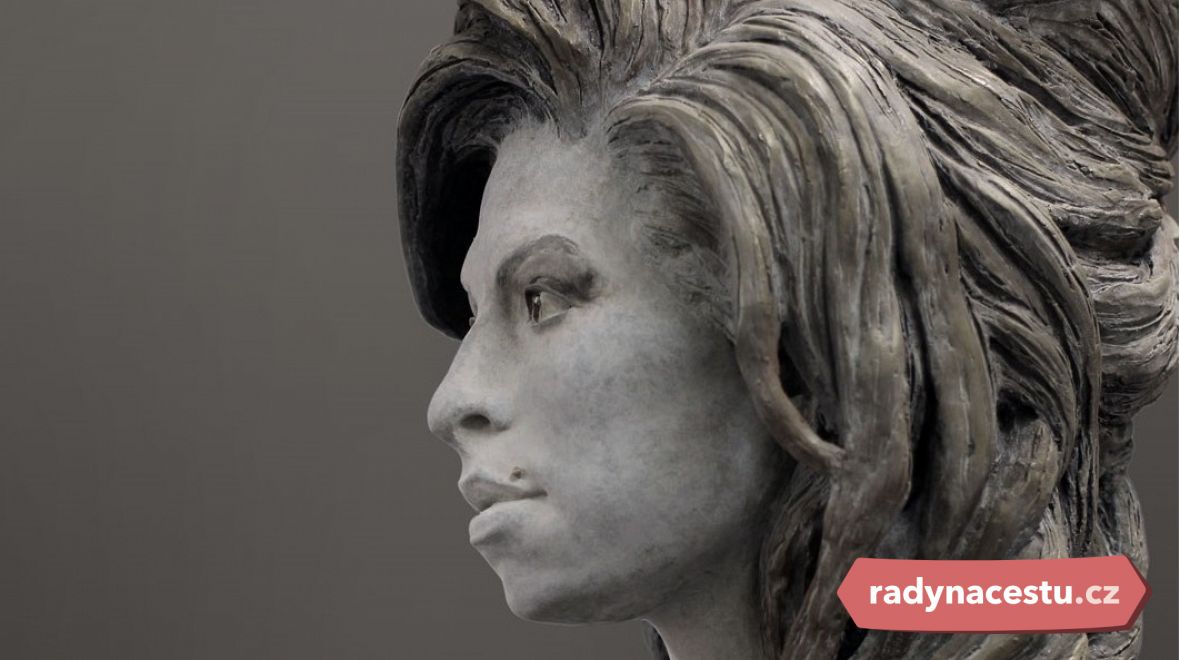 Socha Amy Winehouse z atelieru Scotta Eatona