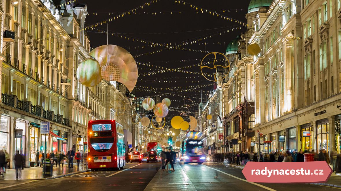 Vánoční nálada v pohádkově vyzdobené Regent Street 