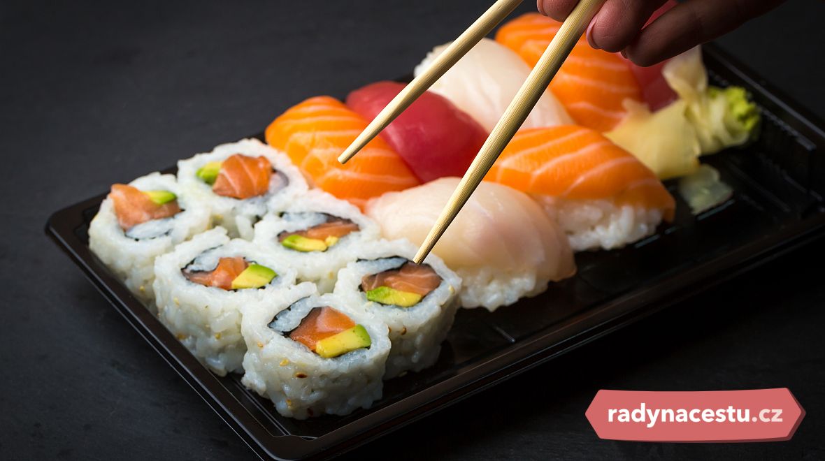 Užijte si ochutnávku sushi plnými doušky