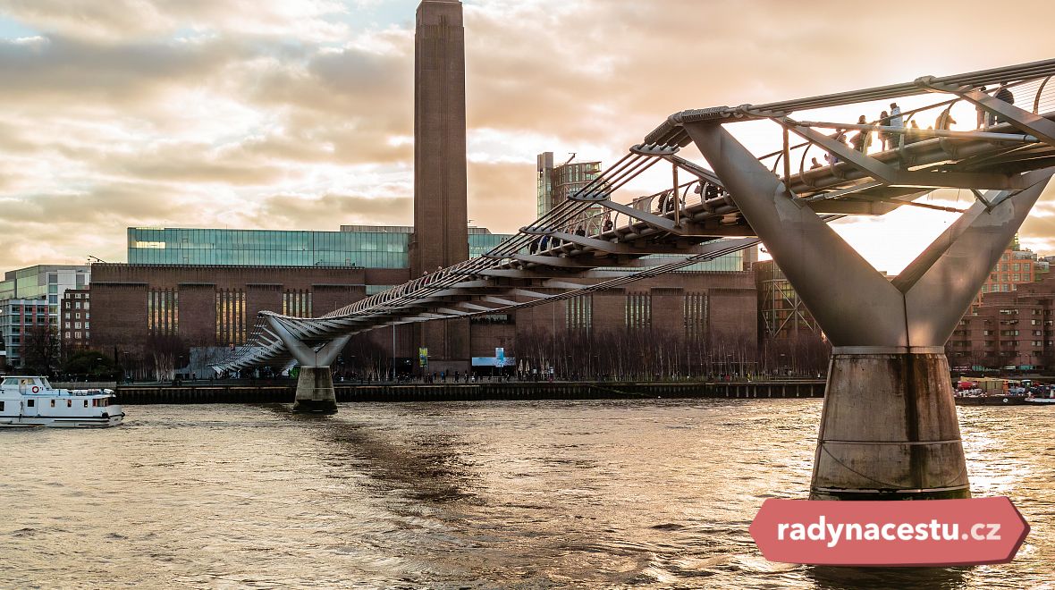 Pohled na Tate Modern od řeky