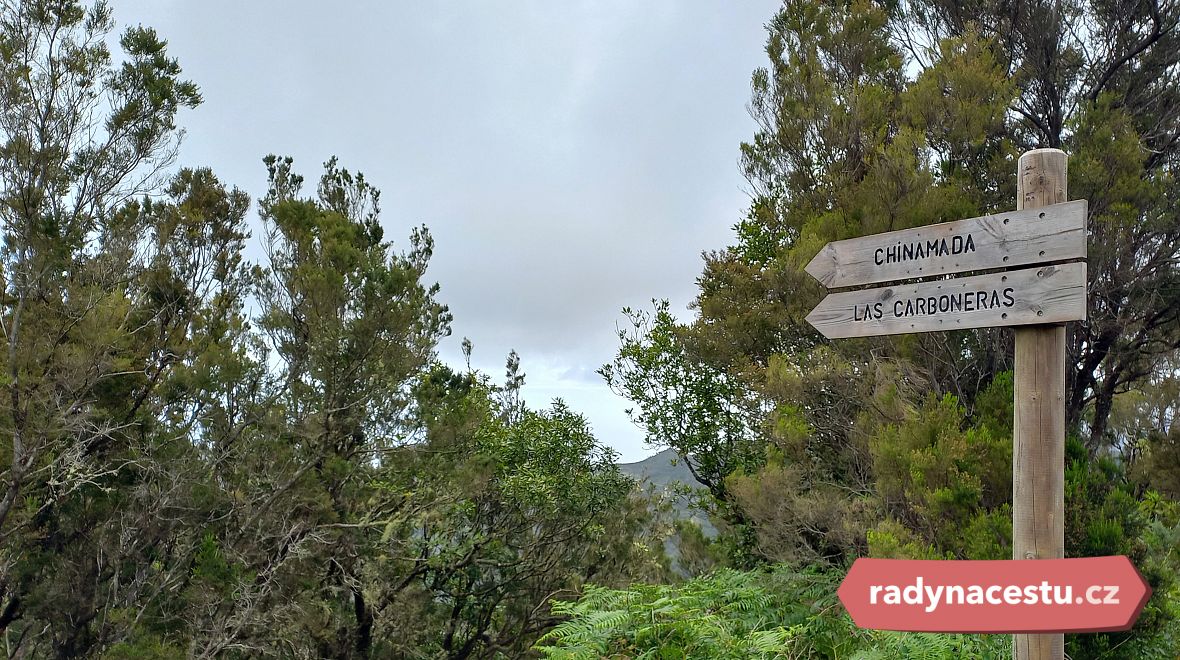 Vesnička Chinamada je cílem naší cesty. Turistické stezky jsou tady na Tenerife dobře značené, takže určitě nezabloudíme.