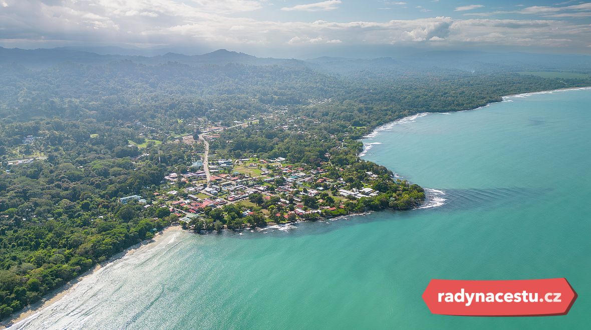 Malebné plážové městečko Cahuita