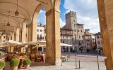 Arezzo: živoucí klenot středověké architektury