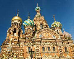 Pestrobarevný chrám Vzkříšení Krista na Krvi v Petrohradu