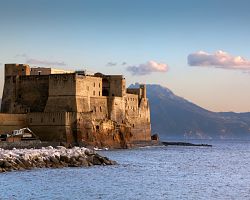 Středověký hrad v Neapoli