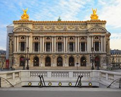 Majestátní budova Opery Garnier