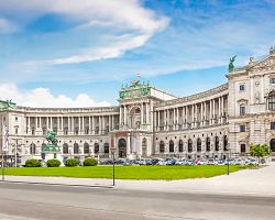 Palác v Hofburgu býval sídlem rakousko-uherských panovníků.