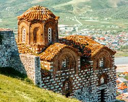 Kostel ve městě Berat