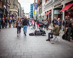 Dublinské ulice žijí svým životem