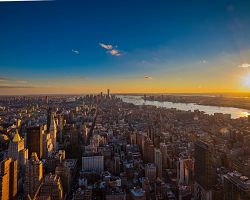 Jedinečný New York z Empire State Building při západu slunce 