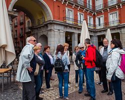 Porada našich cestovatelů na madridském náměstí Plaza Mayor
