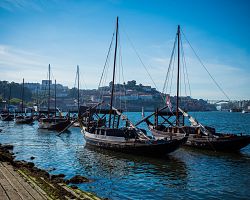 Plachetnice na řece Douro