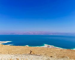 Na Mrtvé moře je fascinující pohled
