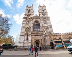 Impozantní gotické opatství Westminster Abbey