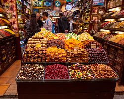 Egyptský bazar láká i na sušené ovoce a cukrovinky