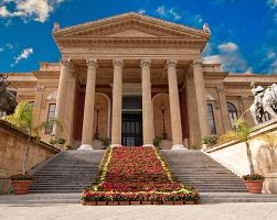 Největší divadlo Teatro Massimo v Palermu