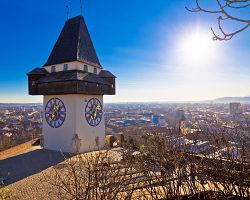 Nádherný výhled z hradního vršku Schlossberg v Grazu