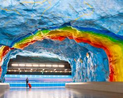 Duhová stanice metra Stadion ve Stockholmu