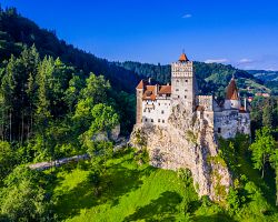 Drákulův hrad Bran v rumunské Transylvánii
