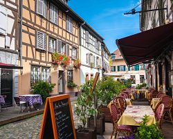 Romantické uličky čtvrti La Petite France ve Štrasburku