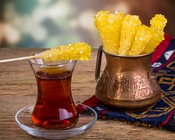 Dopřejte si lahodné chutě íránských čajů v tradiční čajovně!