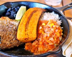 Casado – typické kostarické jídlo