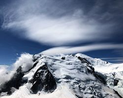Jedinečný výhled na zasněžené vrcholky Alp a Mont Blanc