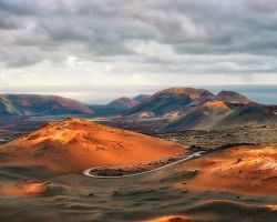 Sopečné vnitrozemí ostrova Lanzarote nazývané Ohňové hory