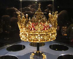 Jedna z korunek dánských královen na zámku Rosenborg