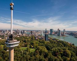 Pohled na Rotterdam a vyhlídkovou věž Euromast