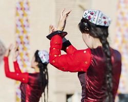 Tradiční folklórní tanec ve městě Chiva…