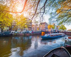 Zažijte výlety lodí po ikonických holandských kanálech