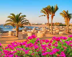 Vychutnejte si ničím nerušený odpočinek na pláži v Hurghadě…