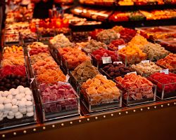 Pestrobarevné sváteční španělské sladkosti… Máte vybráno?