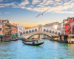 Rialto Bridge, Benátky