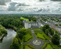 Navštivte pohádkový hrad v Kilkenny
