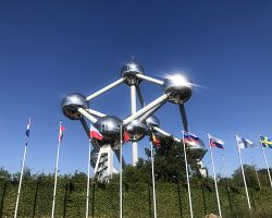 Bruselské Atomium plné odlesků a důstojnosti