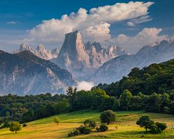 Skalní kužel Naranjo de Bulnes