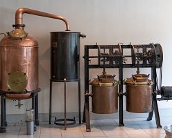 Tradiční výroba parfému v muzeu v Grasse