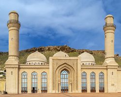 Impozantní ázerbájdžánská mešita Bibi-Heybat v Baku