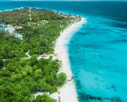 Bílé pláže na ostrově Mantanani