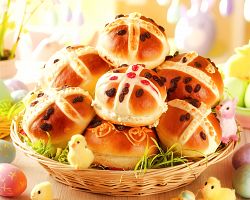 Sladké pečivo patří k Velikonocům i v Anglii… Vyzkoušejte!