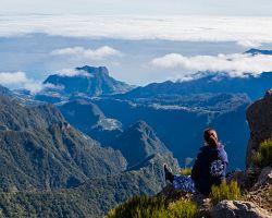Vychutnejte si výhledy na Madeiru z Pico do Areeiro…