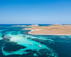 Poznávání krás ostrova Asinara z paluby katamaránu