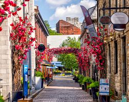 Šarm Francie v malebných uličkách Montréalu…