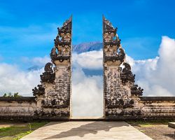 Slavný balijský chrám Lempuyng známý jako „Brána do nebes“