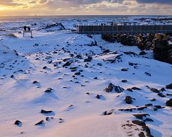 Symbolický most mezi dvěma kontinenty na poloostrově Reykjanes