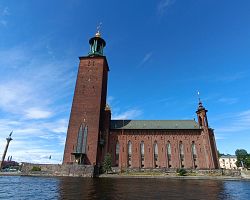 Impozantní stockholmská Radnice z červených cihel