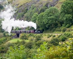 Historický vlak ve velšském národním parku Brecon Beacons