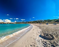 Pláže s jemným bílým pískem a tyrkysové moře na Menorce